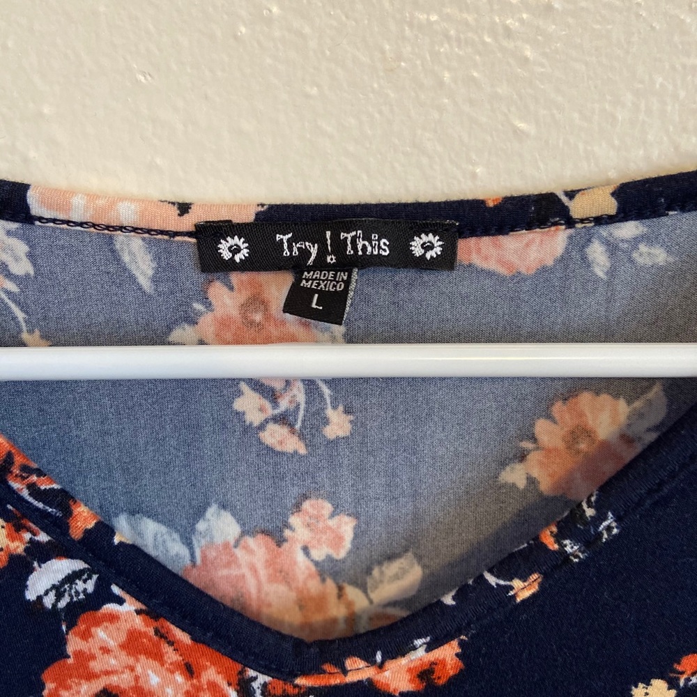 Floral Cold Shoulder - Picture 3 of 4